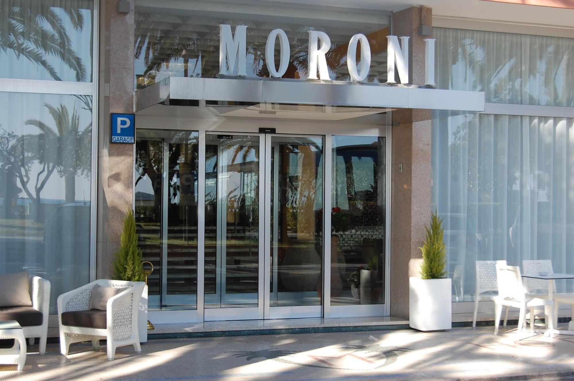 Grand Hotel Moroni Финале Лигуре Екстериор снимка