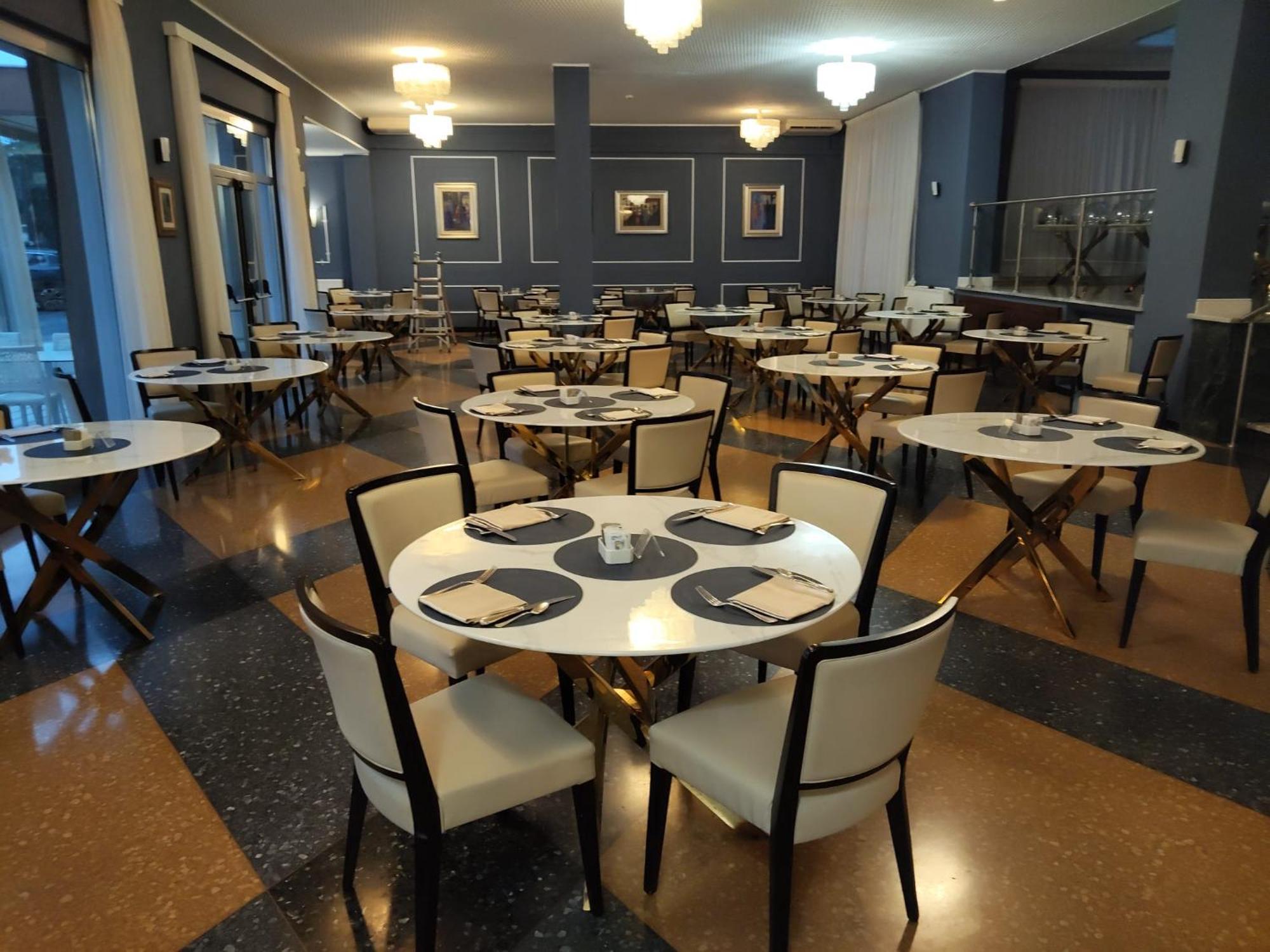 Grand Hotel Moroni Финале Лигуре Екстериор снимка